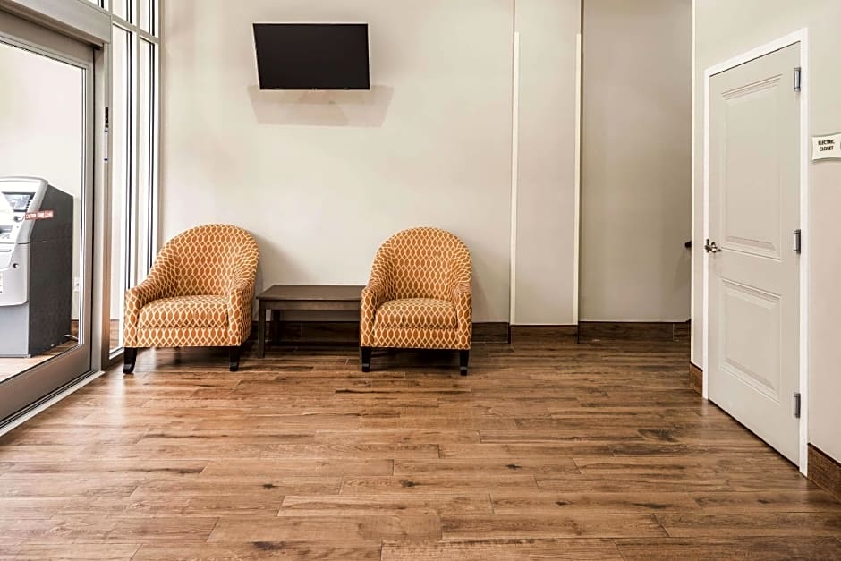 La Quinta Inn & Suites by Wyndham Brooklyn Central