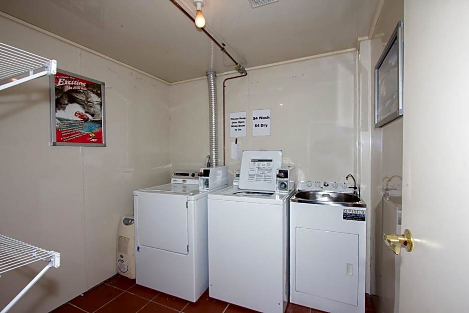 Alexis Motel & Apartments
