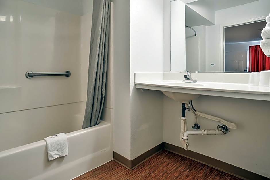 Motel 6-Saint Joseph, MO