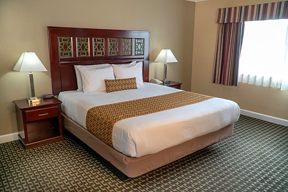 Sea Breeze Inn - San Simeon