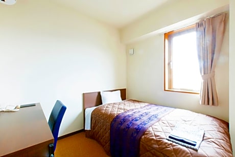Single Room - New Building - Non-Smoking