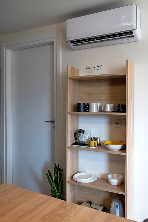 CHROMA Lodge Pikermi