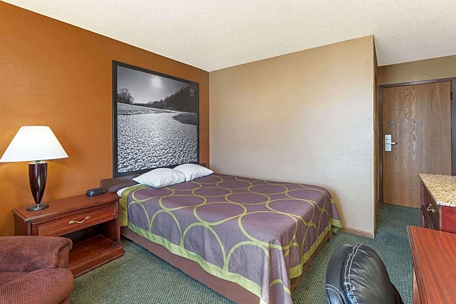 Super 8 by Wyndham Poplar Bluff Missouri
