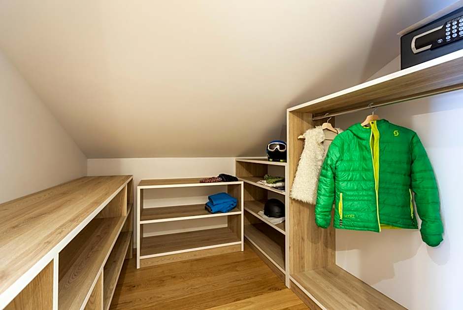 Base Camp Lodge Hotels