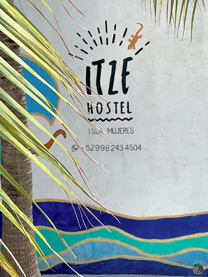 Itzé Hostel