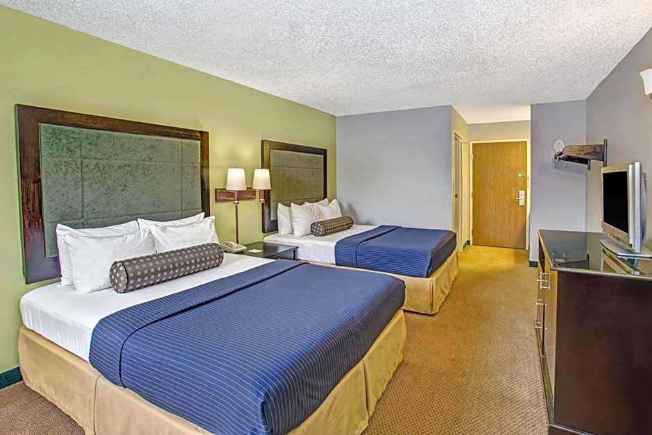 Days Inn by Wyndham Lake Bluff/Great Lakes Naval Base