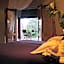 Tingala Lodge - Bed in the Bush