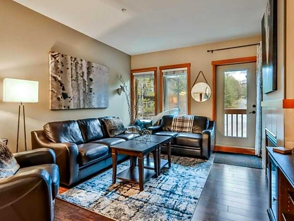 Suites with Pool & Hot tubs managed by Little Sister Getaways