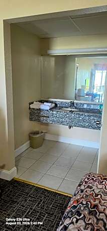 Double Room with Two Double Beds - Smoking