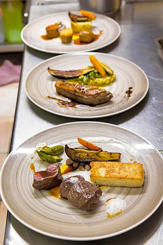 Logis Hôtel La Bastide De Grignan & Restaurant "La Chênaie"