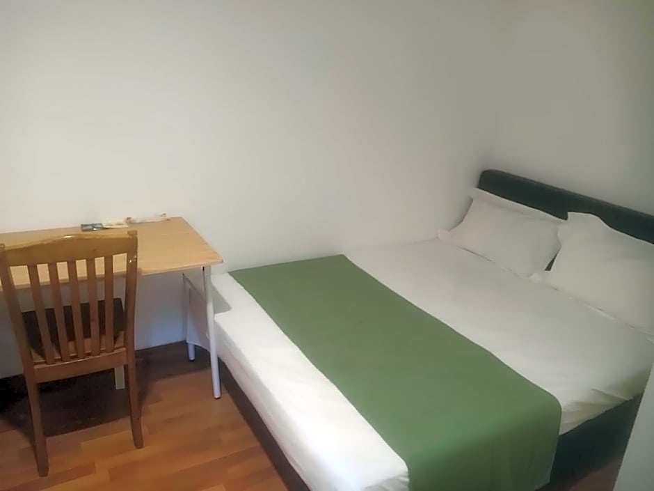 Natol Budget Homestay Rock Road