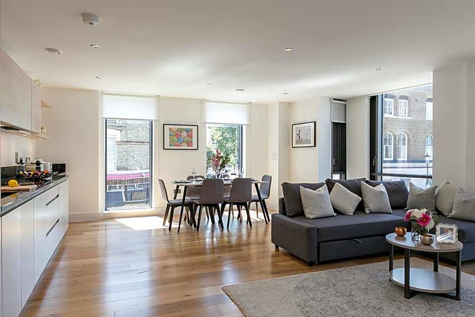 Portobello Apt with Floor-to-Ceiling Views
