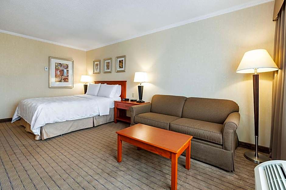 Allure Hotel & Conference Center