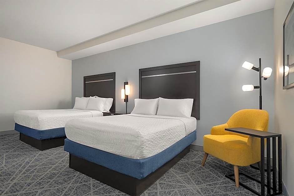 Hampton Inn & Suites Cincinnati-Downtown