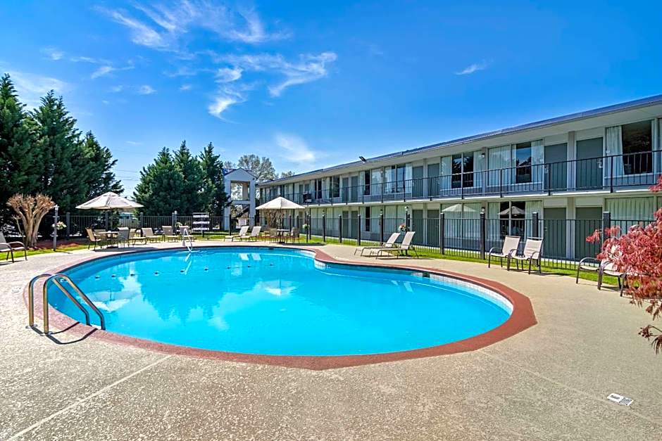 Quality Inn & Suites (Carteville) – Cartersville, GA