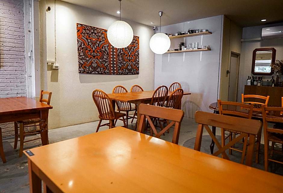 THE GOOSE HOUSE UBON
