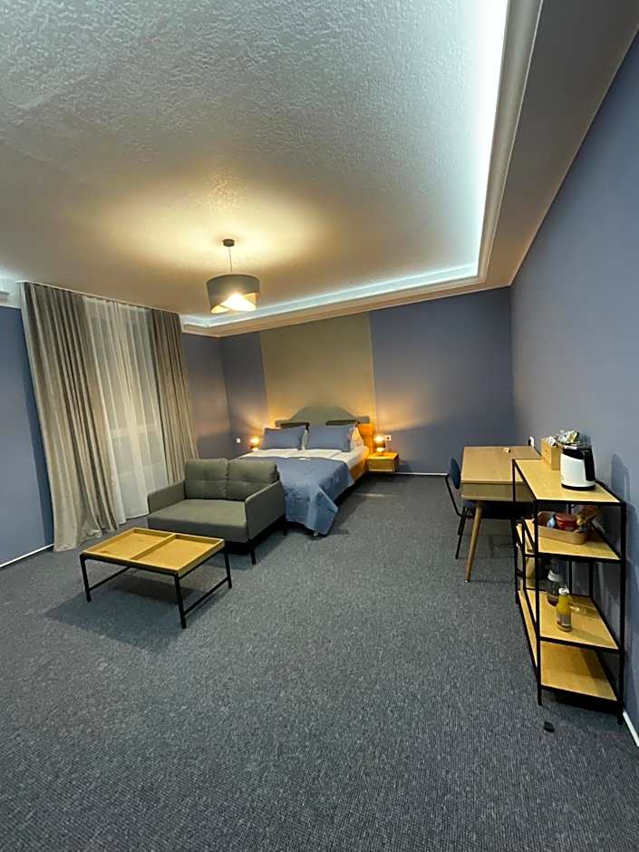 Hotel Residenz Luxury - Outletcity - Parken - Klima - 24h Check-In