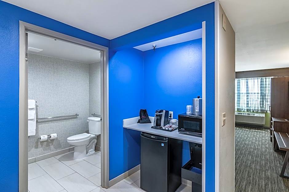 Holiday Inn Express Camarillo By IHG