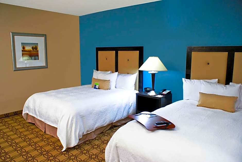 Hampton Inn By Hilton & Suites Charlotte-Airport