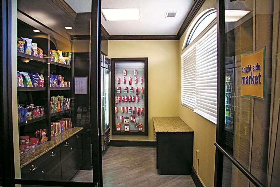 La Quinta Inn & Suites by Wyndham Downtown Conference Center