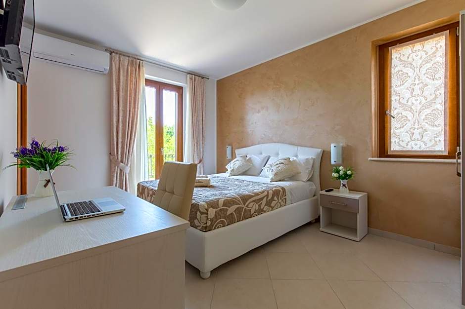 Photo 1 of 5 of Quadruple Room