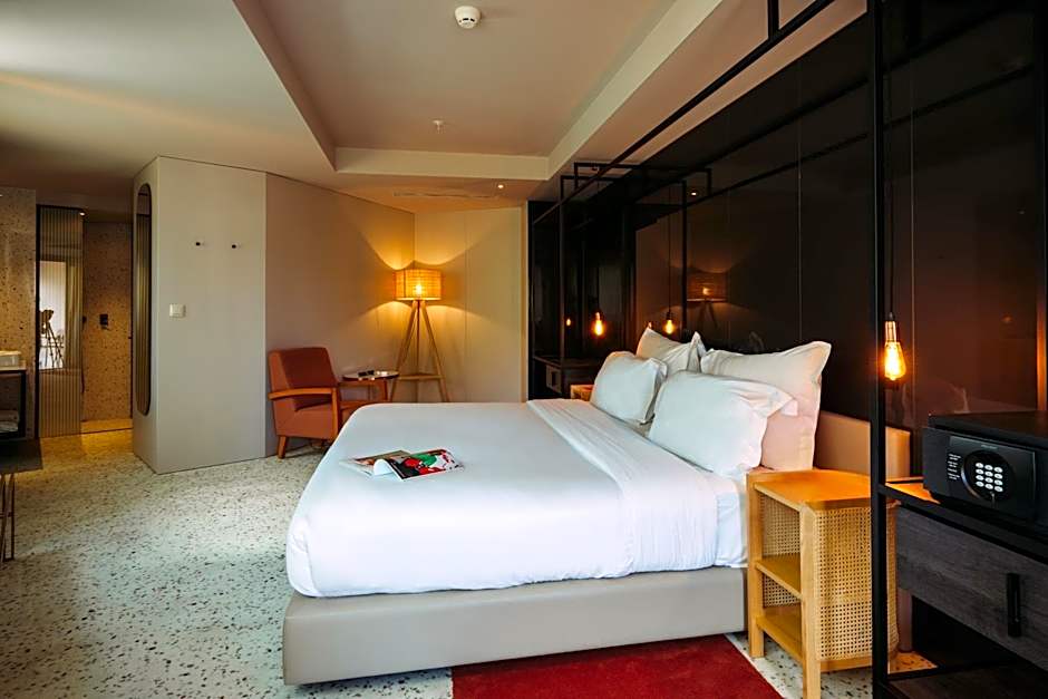 NEXT - by Savoy Signature