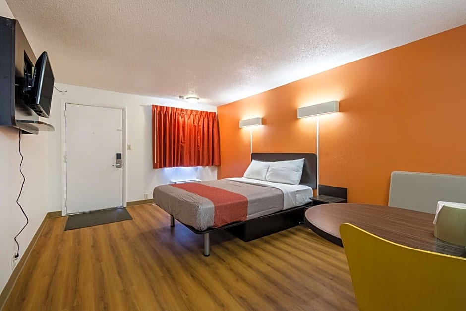 Hotel 465 By Regency