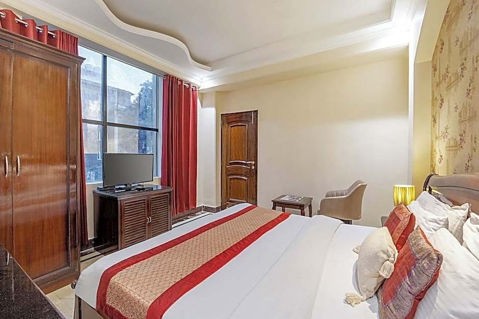 Hotel Emperor Palms