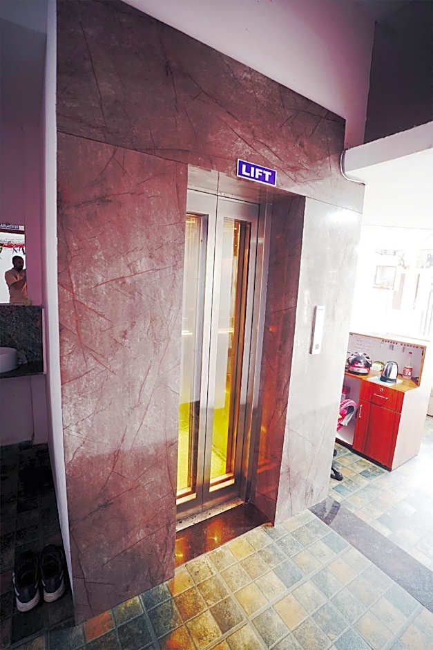 Hotel Inspira Residency-Near Bombay Hospital