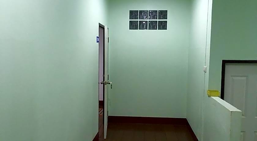 Y and N House