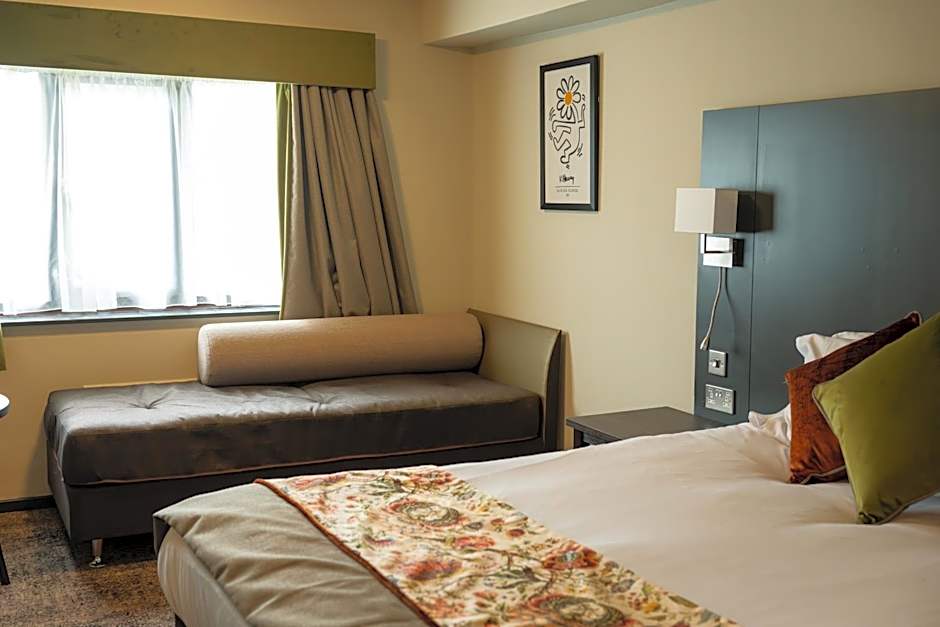 Cat & Lion Country Pub and Hotel