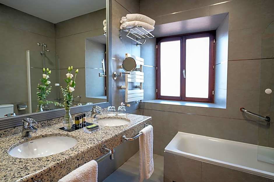 Hospes Palacio De Arenales & Spa