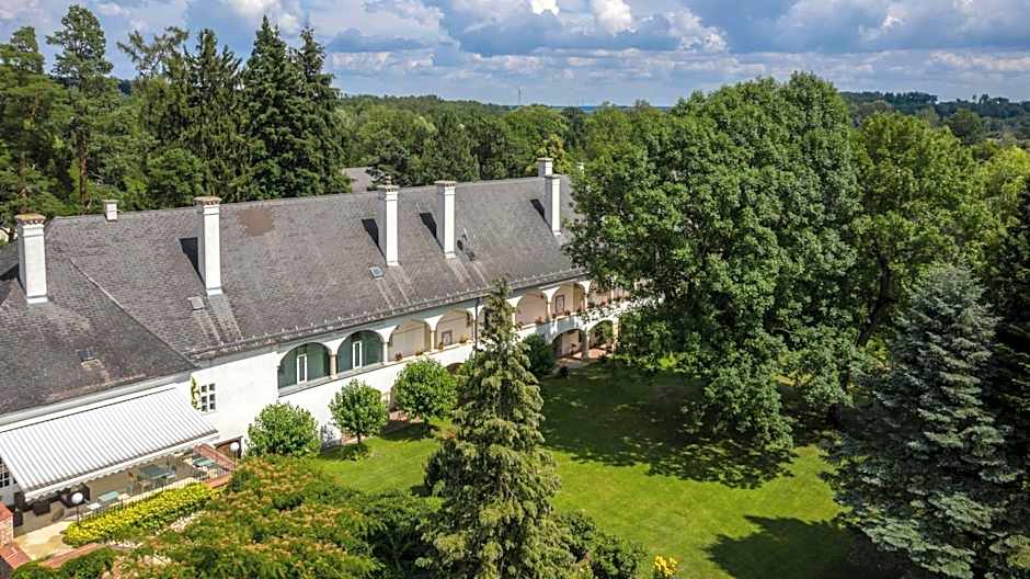 Boutique Hotel Zum Oberjäger, Schloss Lackenbach
