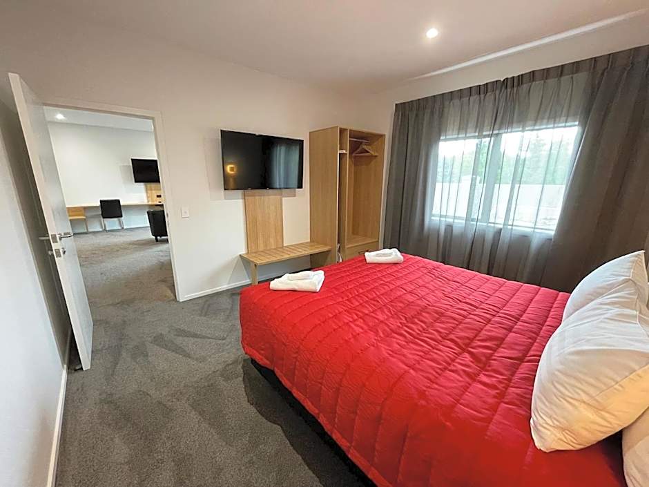 Sierra Motel and Apartments