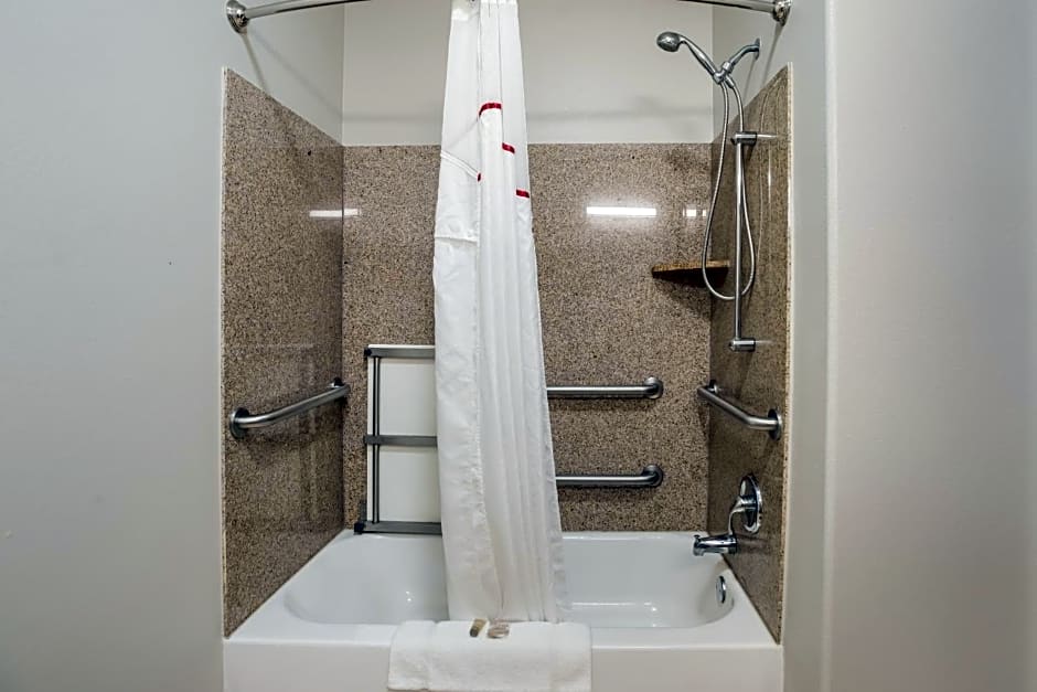 Red Roof Inn & Suites Lake Charles