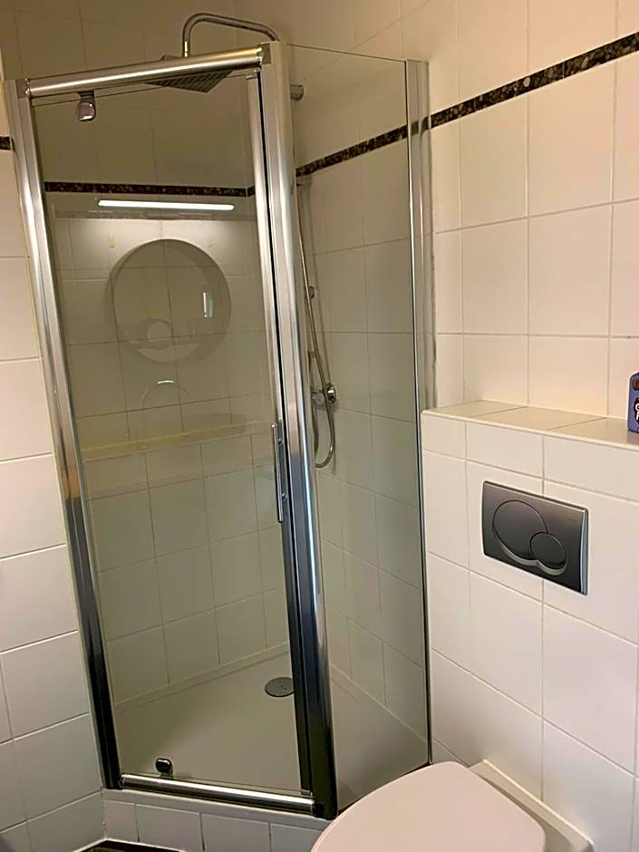 Bed and Breakfast Goes