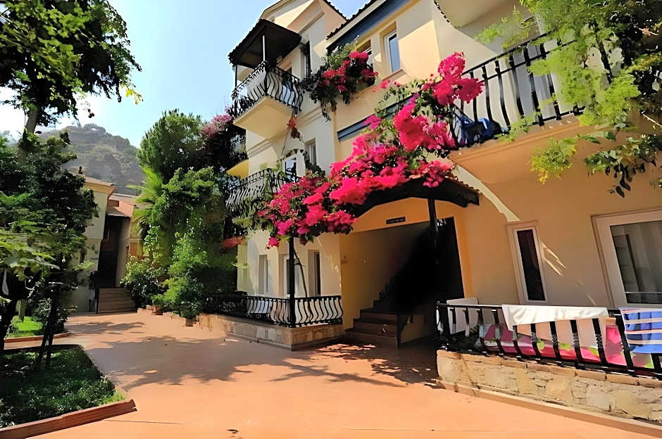 Magic Tulip Hotel