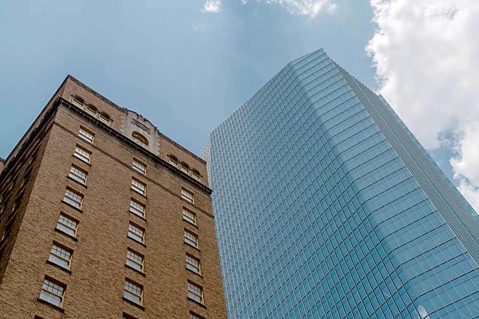 Club Quarters Hotel in Houston