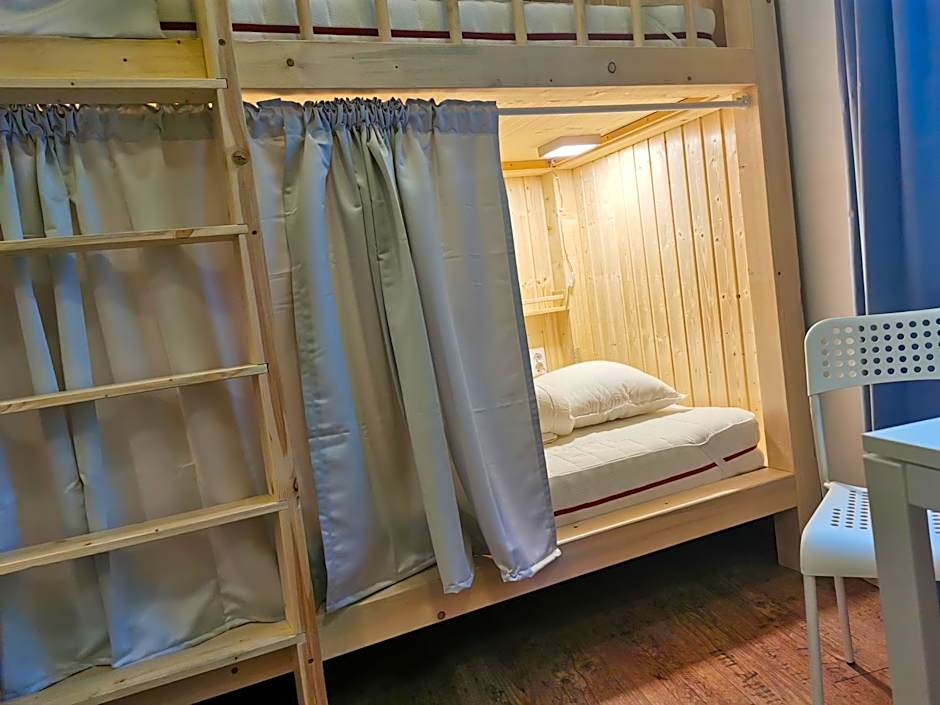 7brunnen Hostel Beds & Rooms