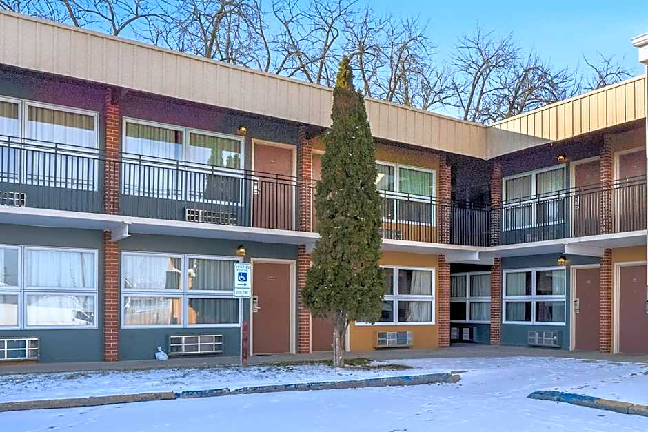 Devils Lake Inn By OYO Near Devils Lake Regional Airport