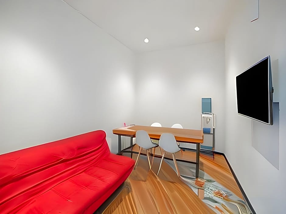 OYO 90447 Kardopa Hotel Megapark