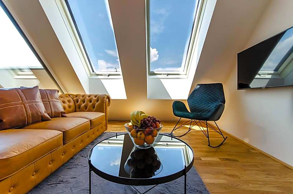 Grand Quarters City Residence