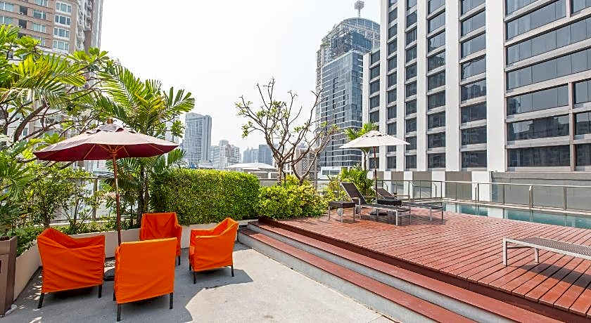 Oakwood Residence Sukhumvit 24 Hotel