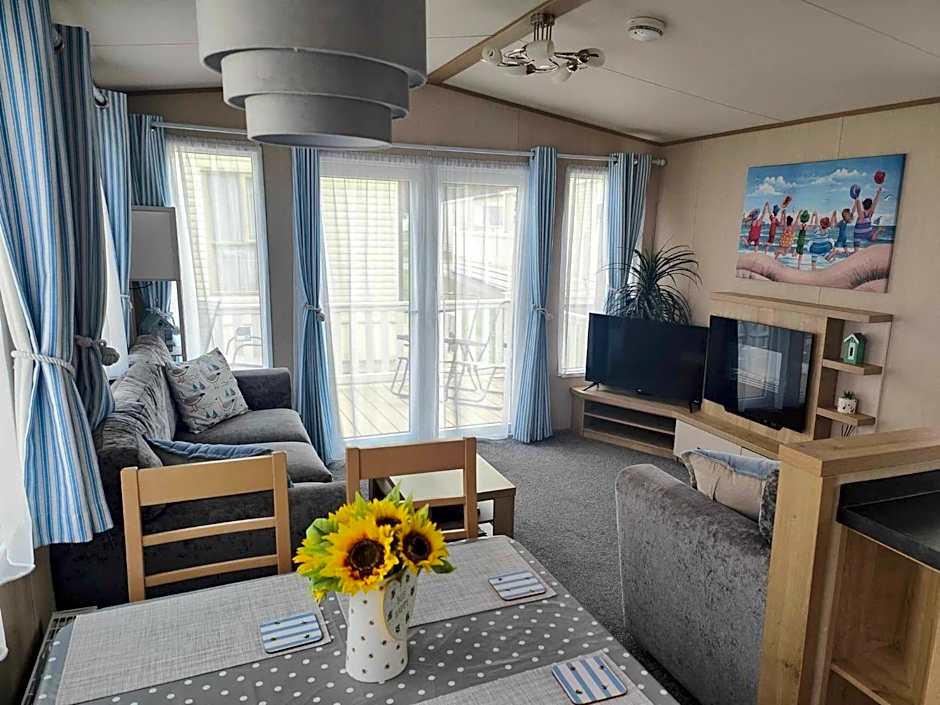 Premium Holiday Home in The New Forest at Hoburne Bashley - Leisure Passes Available to Purchase