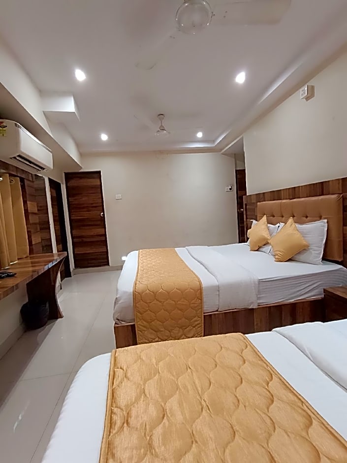 Hotel Rishi International - Grant Road