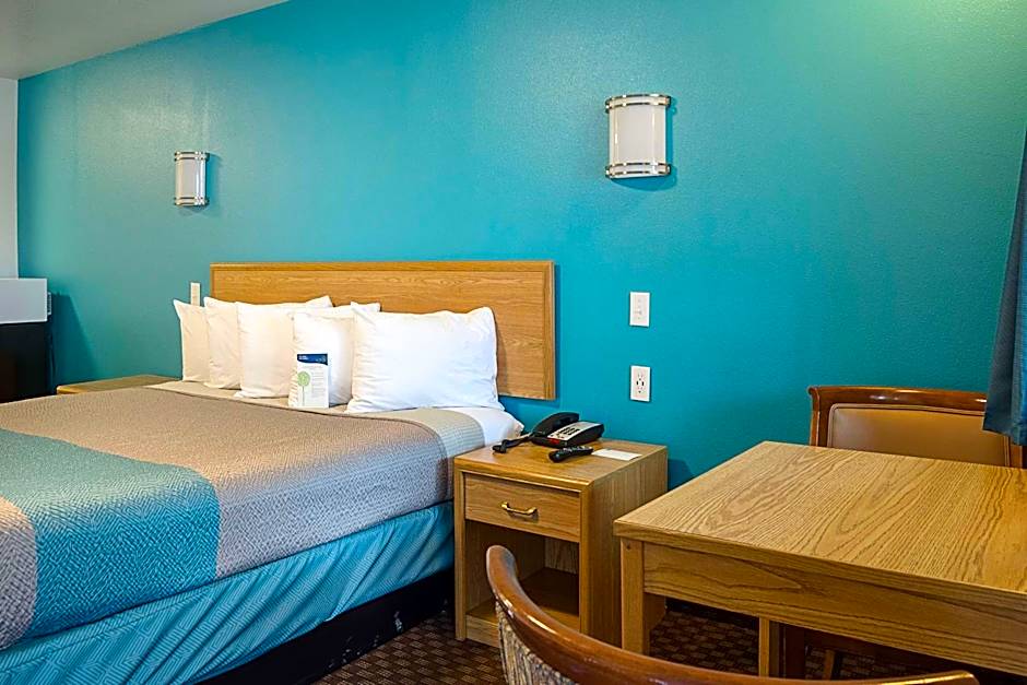 Motel 6-Canby, OR