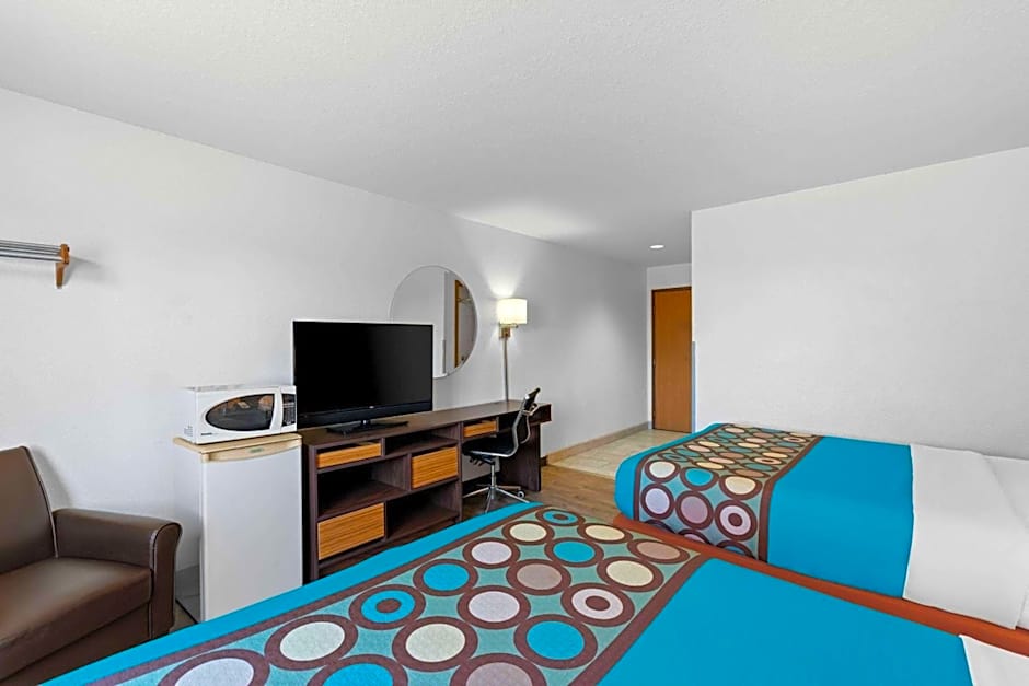 Super 8 by Wyndham Elizabethtown