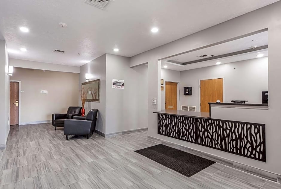 Quality Inn & Suites West Omaha - NE Linclon
