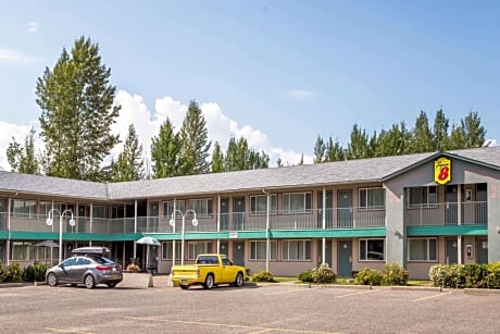 Super 8 by Wyndham Quesnel BC