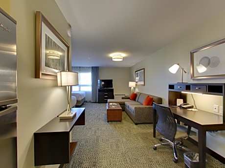 2 Queen Studio Suite